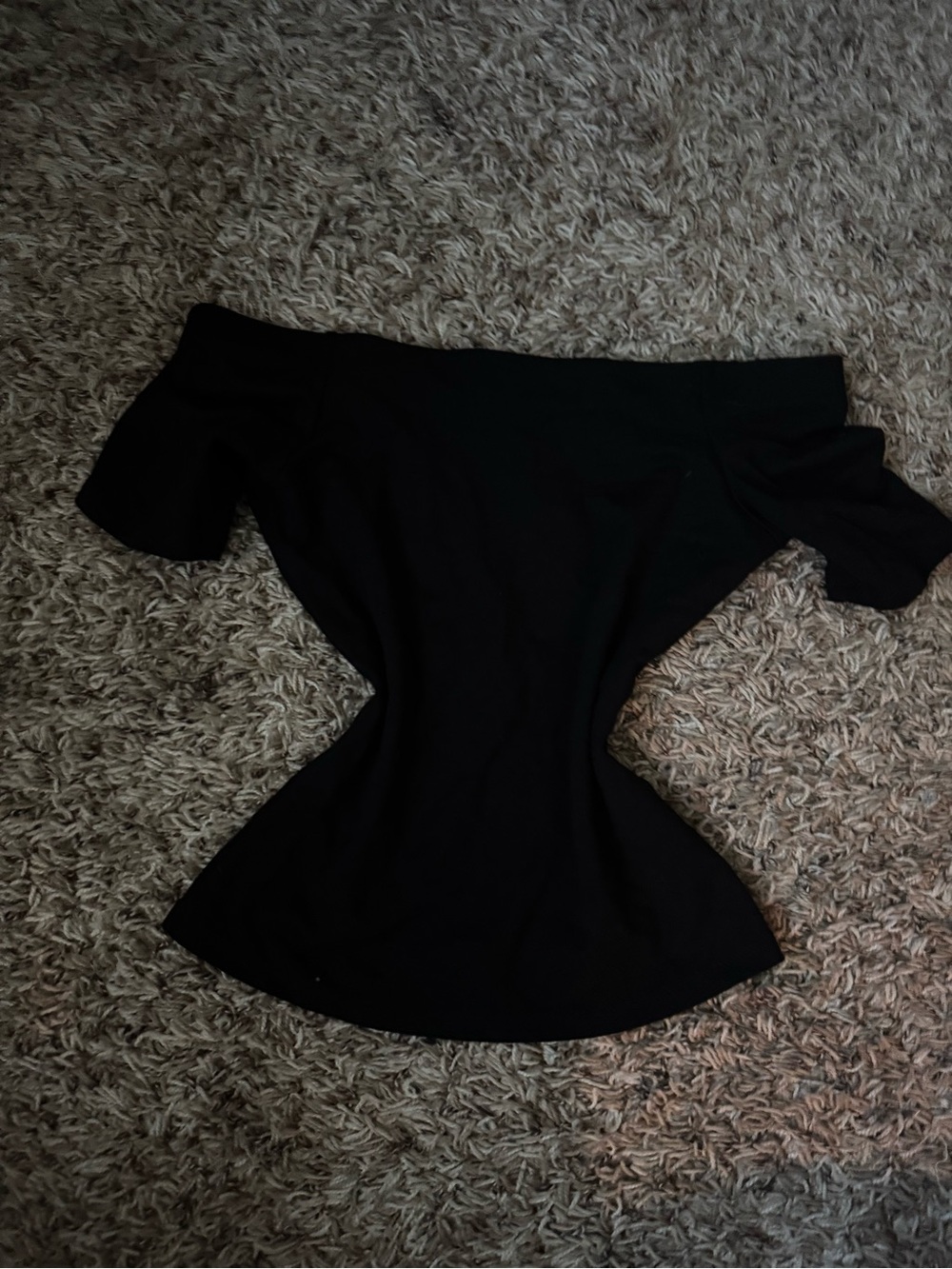 H&M Black Off-Shoulder Short Sleeve Top